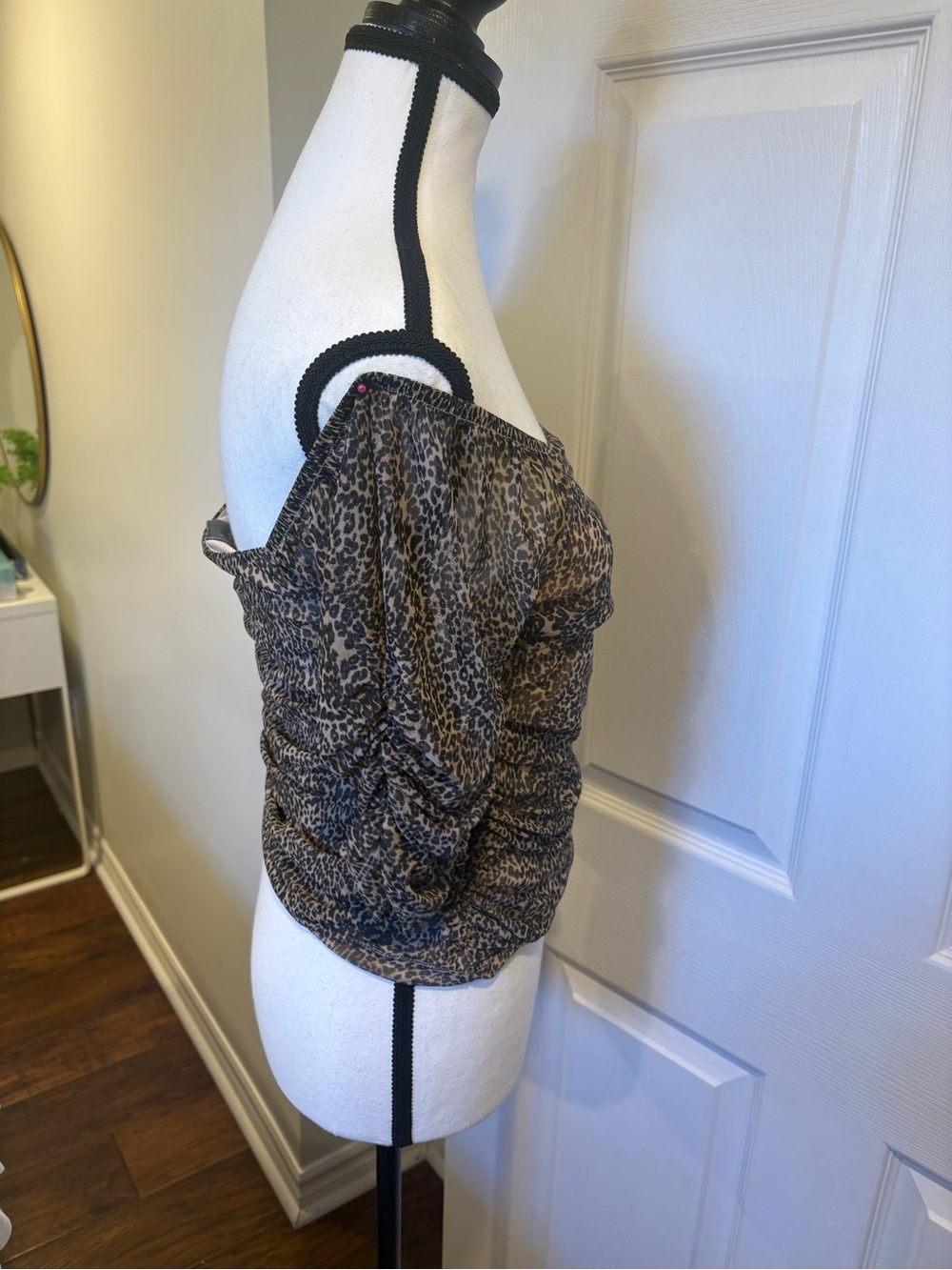 Anthropologie Leopard Mesh Off Shoulder Ruched Top Size Small - Picture 4 of 7